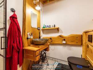 Prodej vícegeneračního domu, Drnholec, Wolkerova, 244 m2