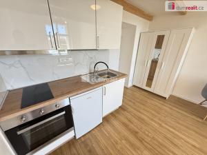 Pronájem bytu 1+kk, Praha - Smíchov, Na Valentince, 38 m2