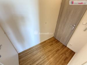 Pronájem bytu 1+kk, Praha - Smíchov, Na Valentince, 38 m2
