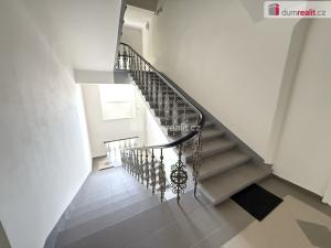 Pronájem bytu 1+kk, Praha - Smíchov, Na Valentince, 38 m2