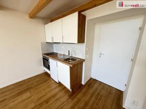 Pronájem bytu 1+kk, Praha - Smíchov, Na Valentince, 38 m2