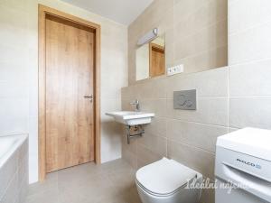Pronájem bytu 1+kk, Praha - Vysočany, Kolbenova, 33 m2
