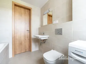 Pronájem bytu 1+kk, Praha - Vysočany, Kolbenova, 33 m2