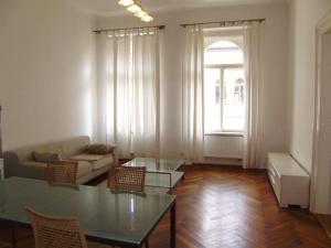 Pronájem bytu 2+kk, Praha, Malátova, 62 m2