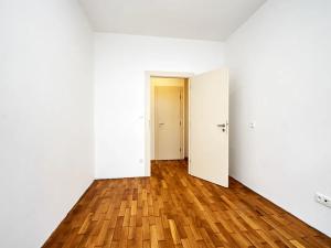 Pronájem bytu 2+kk, Praha - Břevnov, Šlikova, 48 m2