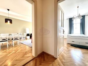 Pronájem bytu 2+1, Praha - Nové Město, Jungmannova, 65 m2