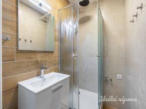Pronájem bytu 2+kk, Praha - Petrovice, Jakobiho, 42 m2