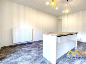 Pronájem bytu 2+kk, Hradec Králové - Slezské Předměstí, třída SNP, 56 m2