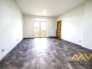 Pronájem bytu 2+kk, Hradec Králové - Slezské Předměstí, třída SNP, 56 m2
