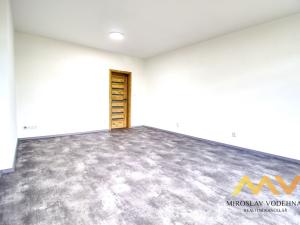 Pronájem bytu 2+kk, Hradec Králové - Slezské Předměstí, třída SNP, 56 m2