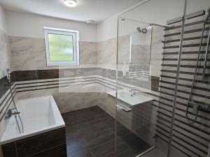 Prodej bytu 3+kk, Radim, 70 m2