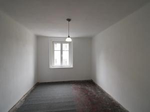 Prodej bytu 2+1, Karlovy Vary, Nejdecká, 61 m2