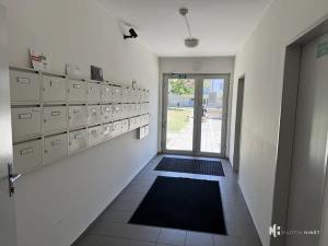 Pronájem bytu 1+kk, Praha - Strašnice, Názovská, 38 m2