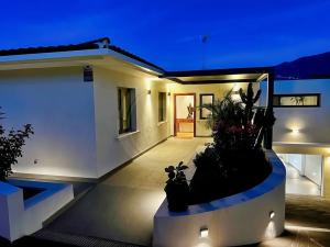 Prodej vily, Puerto de la Cruz, Španělsko, 341 m2