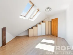 Prodej rodinného domu, Sulice - Hlubočinka, U Lesa, 272 m2