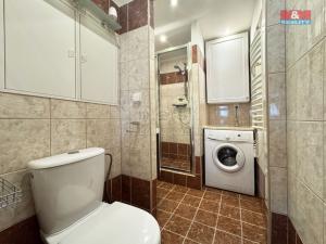 Prodej bytu 3+1, Karlovy Vary - Stará Role, Okružní, 64 m2