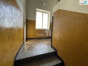 Prodej bytu 2+1, Karlovy Vary - Stará Role, Závodu míru, 55 m2