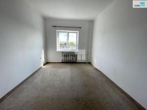 Prodej bytu 2+1, Karlovy Vary - Stará Role, Závodu míru, 55 m2