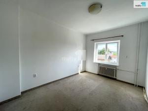 Prodej bytu 2+1, Karlovy Vary - Stará Role, Závodu míru, 55 m2