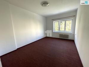 Prodej bytu 2+1, Karlovy Vary - Stará Role, Závodu míru, 55 m2