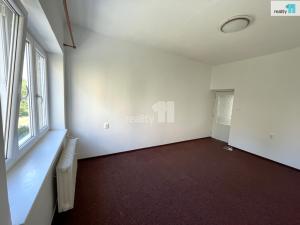 Prodej bytu 2+1, Karlovy Vary - Stará Role, Závodu míru, 55 m2