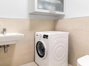 Prodej bytu 3+kk, Praha - Strašnice, Zvěřinova, 84 m2