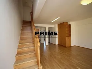 Pronájem kanceláře, Praha - Smíchov, Štefánikova, 147 m2