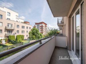 Pronájem bytu 1+kk, Praha - Záběhlice, Mikanova, 29 m2
