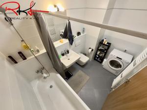 Pronájem bytu 2+kk, Praha, Medunova, 56 m2