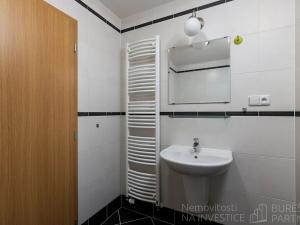 Pronájem bytu 1+kk, Praha - Zličín, Milotická, 36 m2