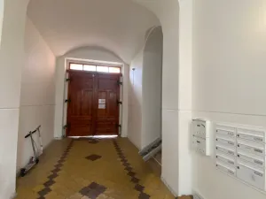 Pronájem bytu 1+kk, Mladá Boleslav, Komenského náměstí, 38 m2