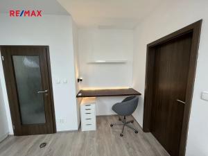 Pronájem bytu 2+kk, Kladno, Jaroslava Holečka, 38 m2