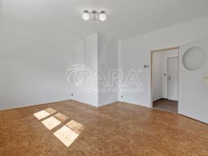 Pronájem bytu 2+kk, Praha - Prosek, Poleradská, 40 m2