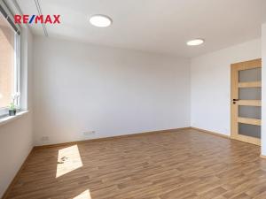 Pronájem bytu 2+kk, Praha - Modřany, Jordana Jovkova, 44 m2