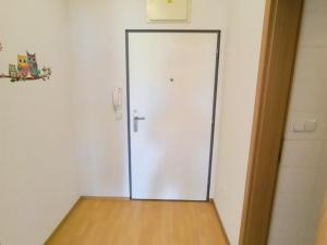 Pronájem bytu 1+kk, Praha - Hlubočepy, Kabátové, 34 m2