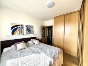 Pronájem bytu 3+kk, Praha - Kamýk, Dobevská, 78 m2