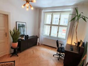 Pronájem bytu 3+1, Praha - Holešovice, Šternberkova, 81 m2