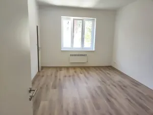 Pronájem bytu 1+kk, Praha - Vršovice, Sámova, 27 m2