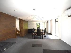 Prodej rodinného domu, Mikulovice, 380 m2