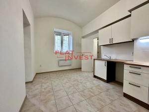 Pronájem bytu 1+1, Praha - Žižkov, Milíčova, 26 m2