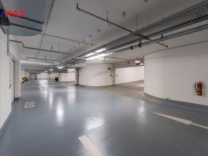 Pronájem garážového stání, Praha - Hloubětín, Poděbradská, 15 m2