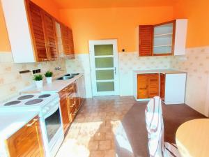 Pronájem rodinného domu, Velká Polom, 9. května, 160 m2