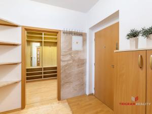 Prodej bytu 2+kk, Hradec Králové - Třebeš, Svatojánská, 62 m2