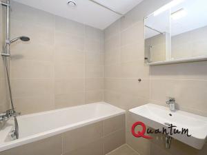 Pronájem bytu 2+kk, Praha - Holešovice, Argentinská, 50 m2