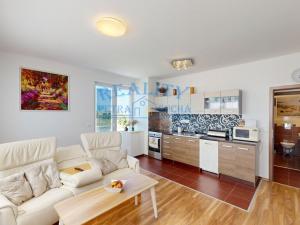 Prodej bytu 2+kk, Praha - Kyje, Farkašova, 40 m2
