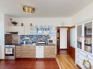Prodej bytu 2+kk, Praha - Kyje, Farkašova, 40 m2