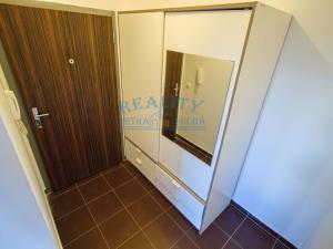 Prodej bytu 2+kk, Praha - Kyje, Farkašova, 40 m2