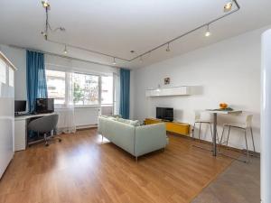 Prodej bytu 1+kk, Praha - Horní Měcholupy, Modenská, 39 m2