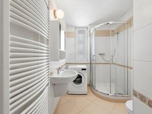 Pronájem bytu 1+kk, Praha - Horní Měcholupy, Mantovská, 40 m2