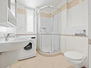Pronájem bytu 1+kk, Praha - Horní Měcholupy, Mantovská, 40 m2